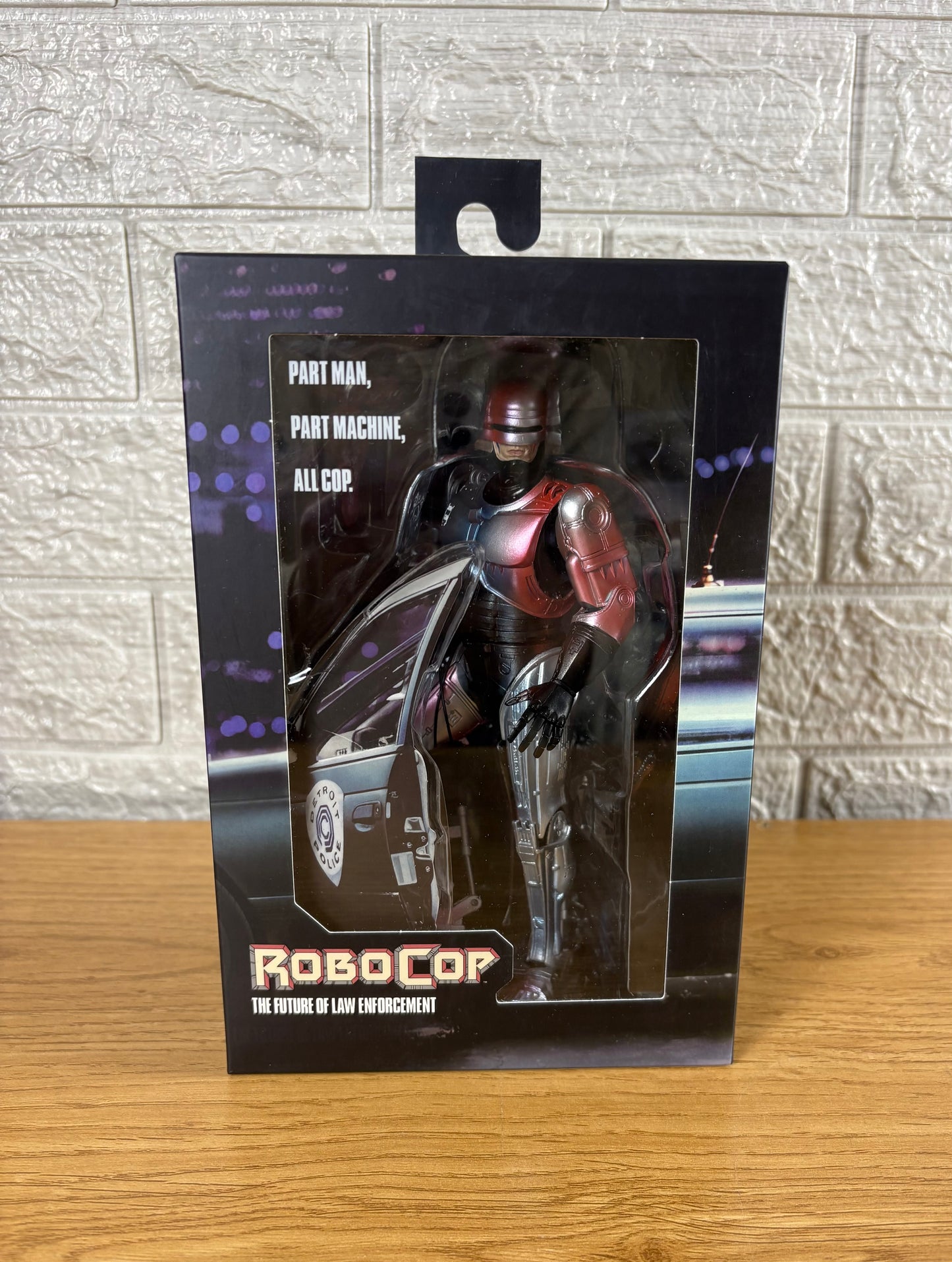 Robocop the future of law enforcement - Neca