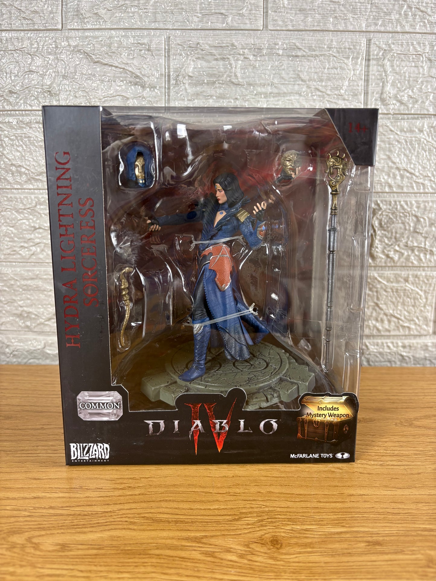 Hydra Lightning Sorceress - Mcfarlane