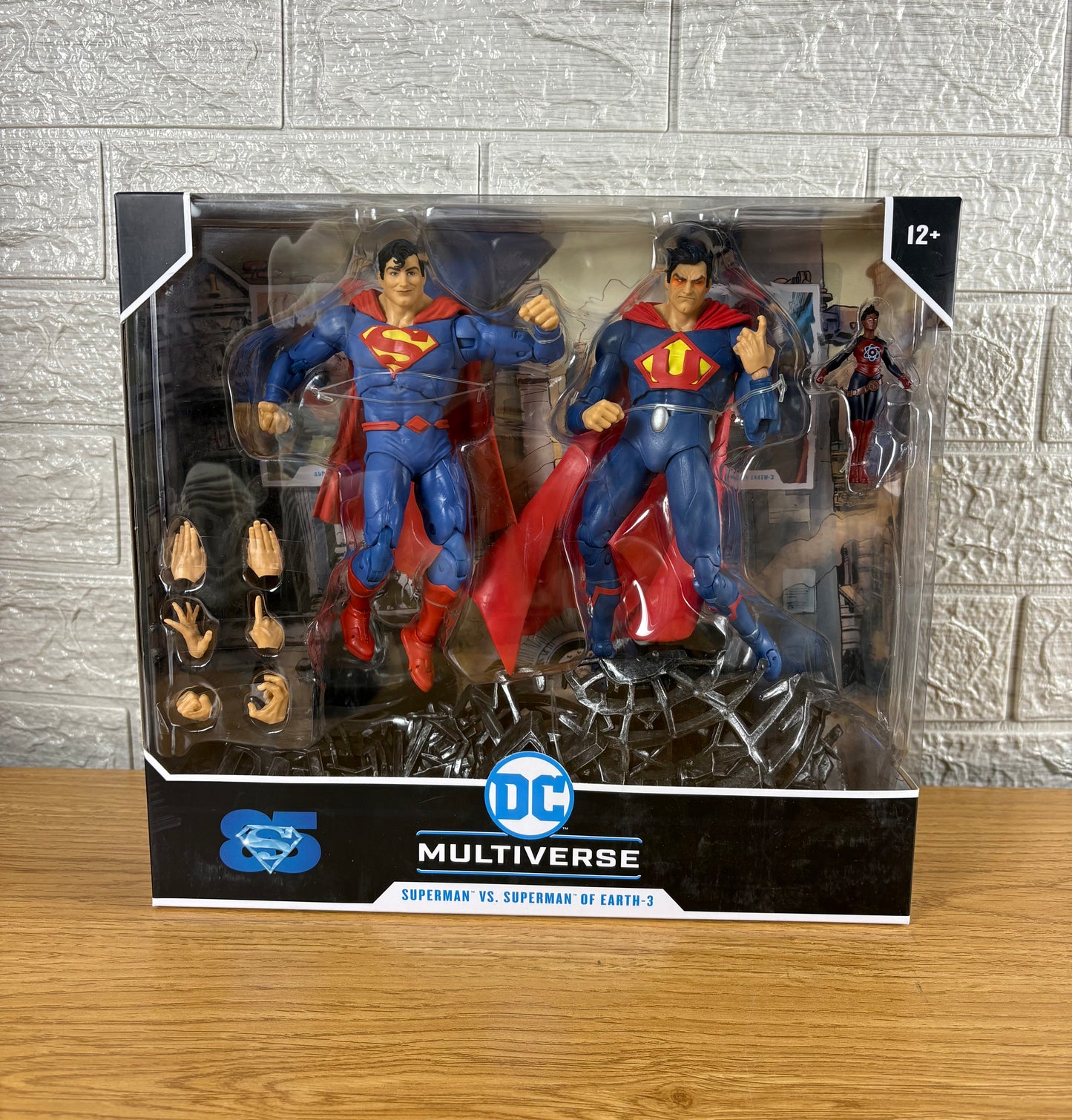 Supermán vs Superman of earth - Mcfarlane