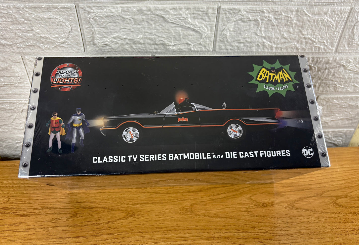 Batimovil Classic TV series- Jada (die cast) escala 1:24