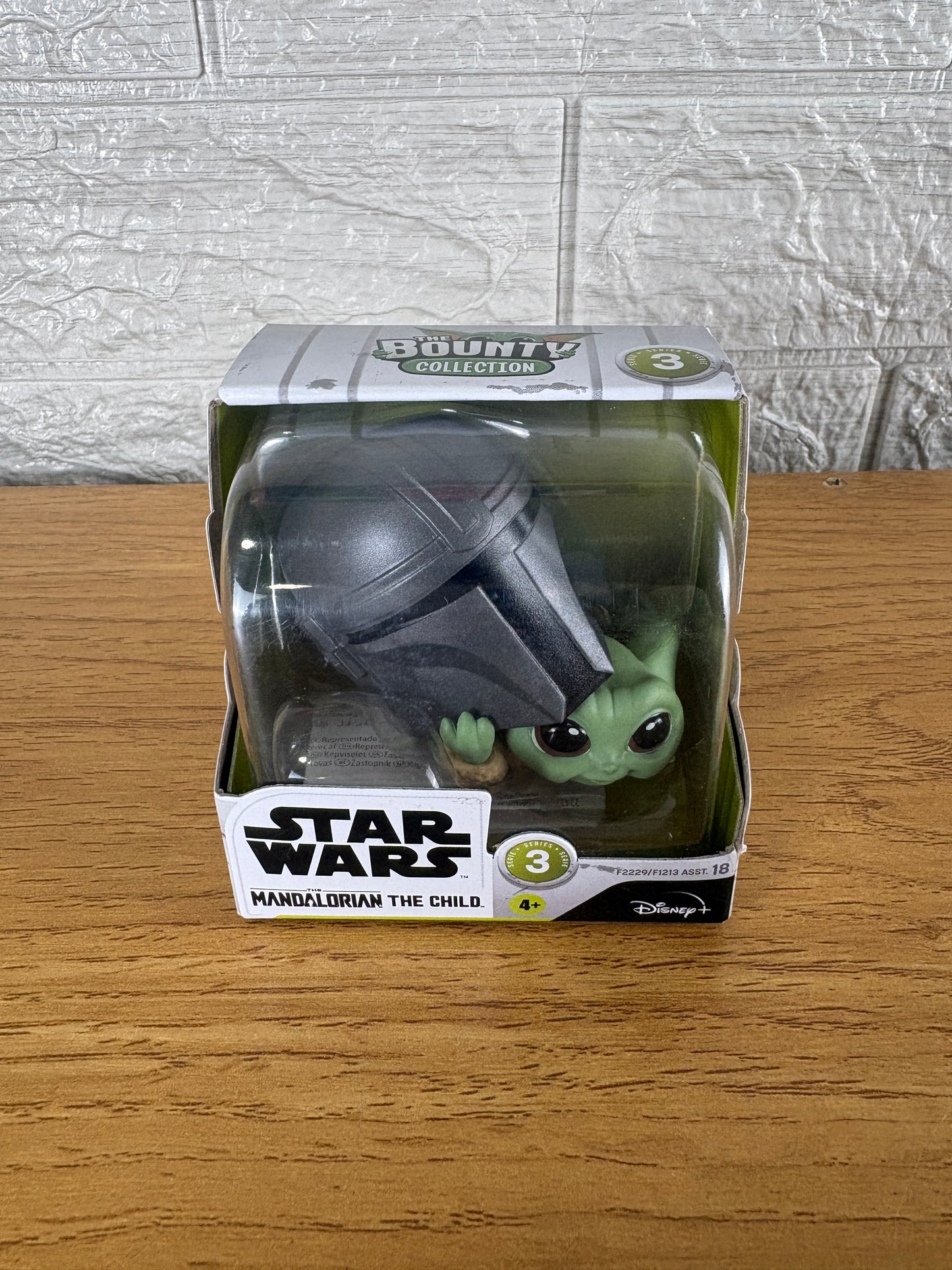 The Child - Mandalorian - star wars (disney)