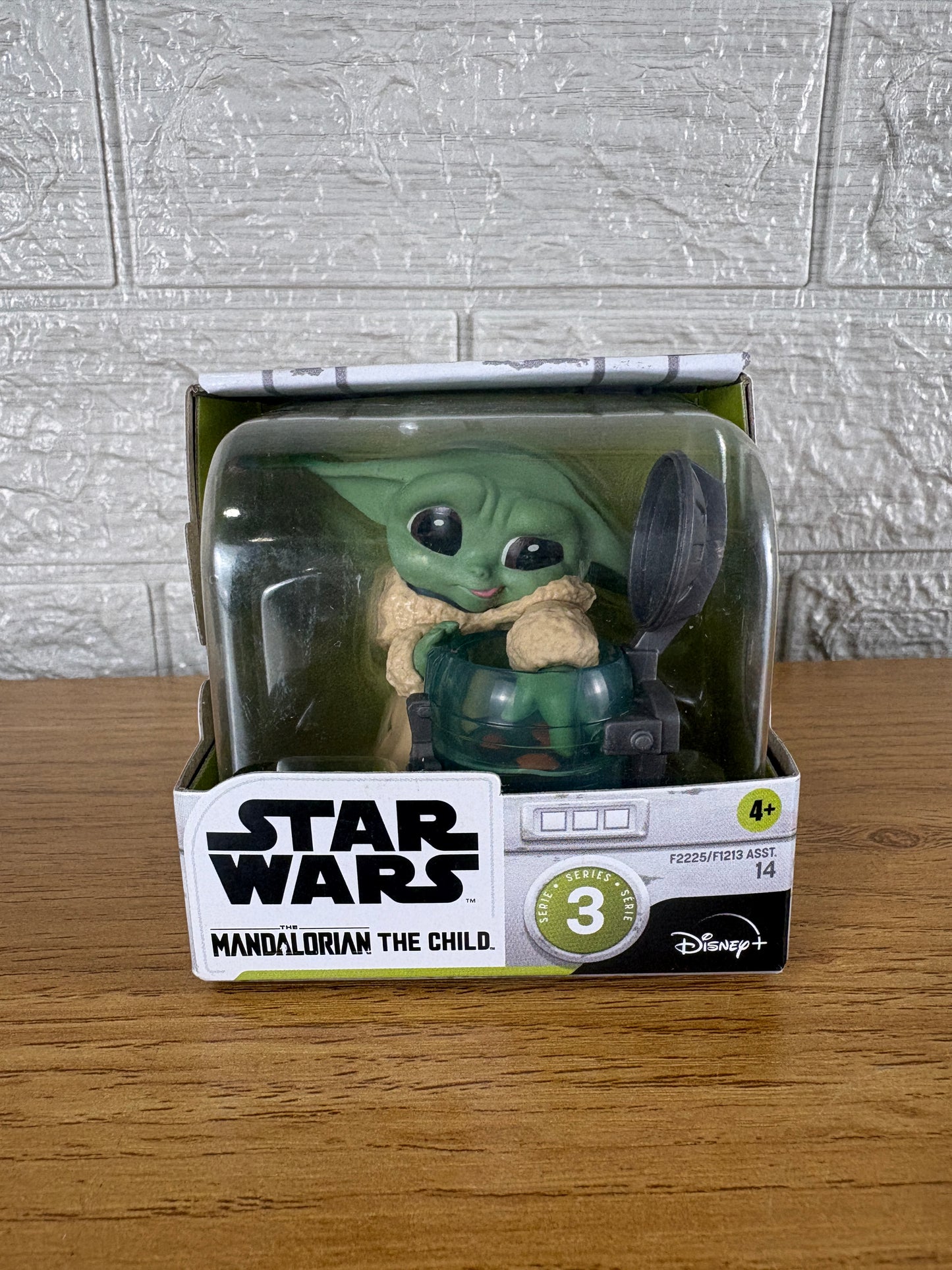 The Child - Mandalorian - star wars (disney)