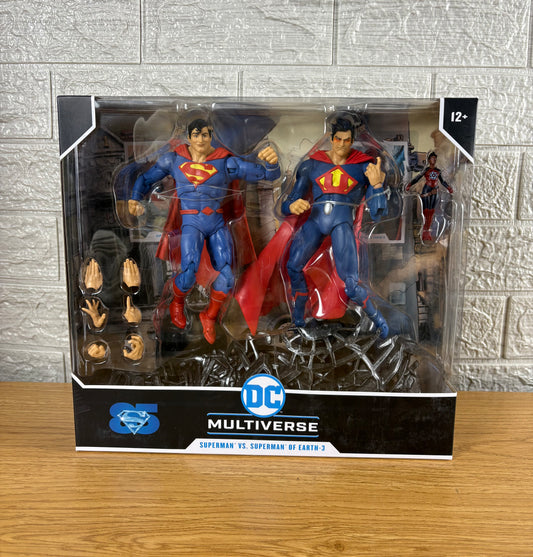 Supermán vs Superman of earth - Mcfarlane